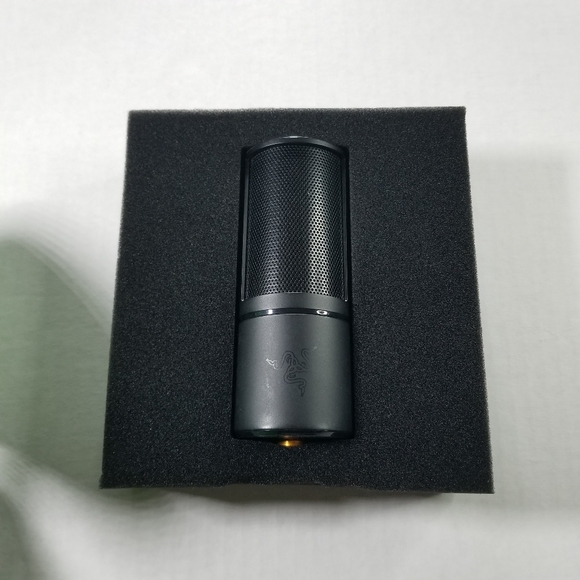 Razer Seiren X Black USB Streaming Microphone Built-In Shock Mount Tested/Works - Picture 4 of 5